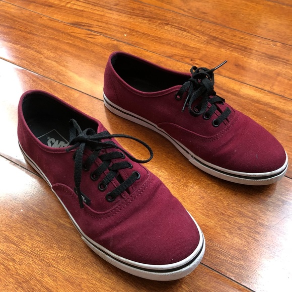 VANS - Picture 2 of 4